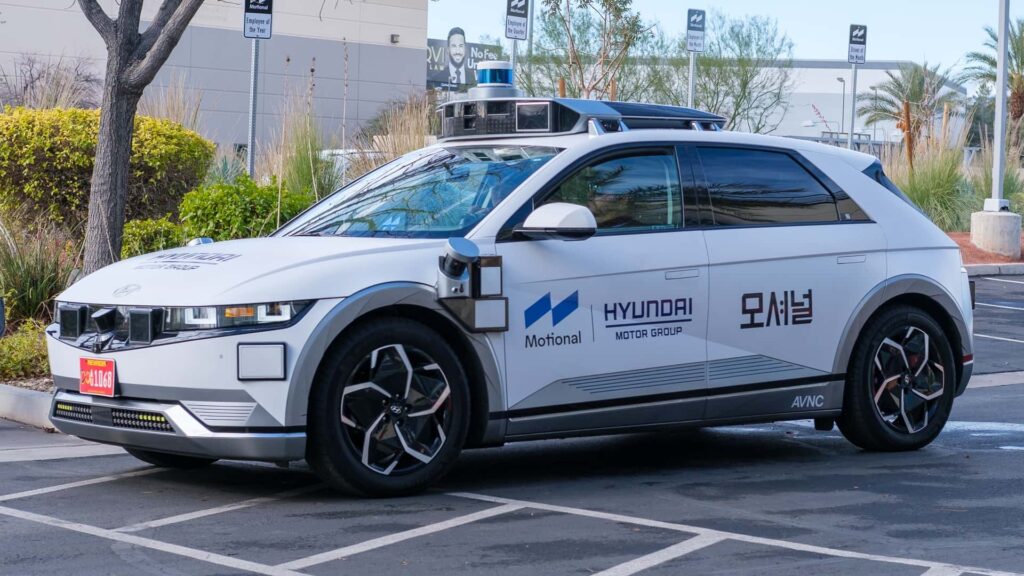 Hyundai Robotaxi Service Launch