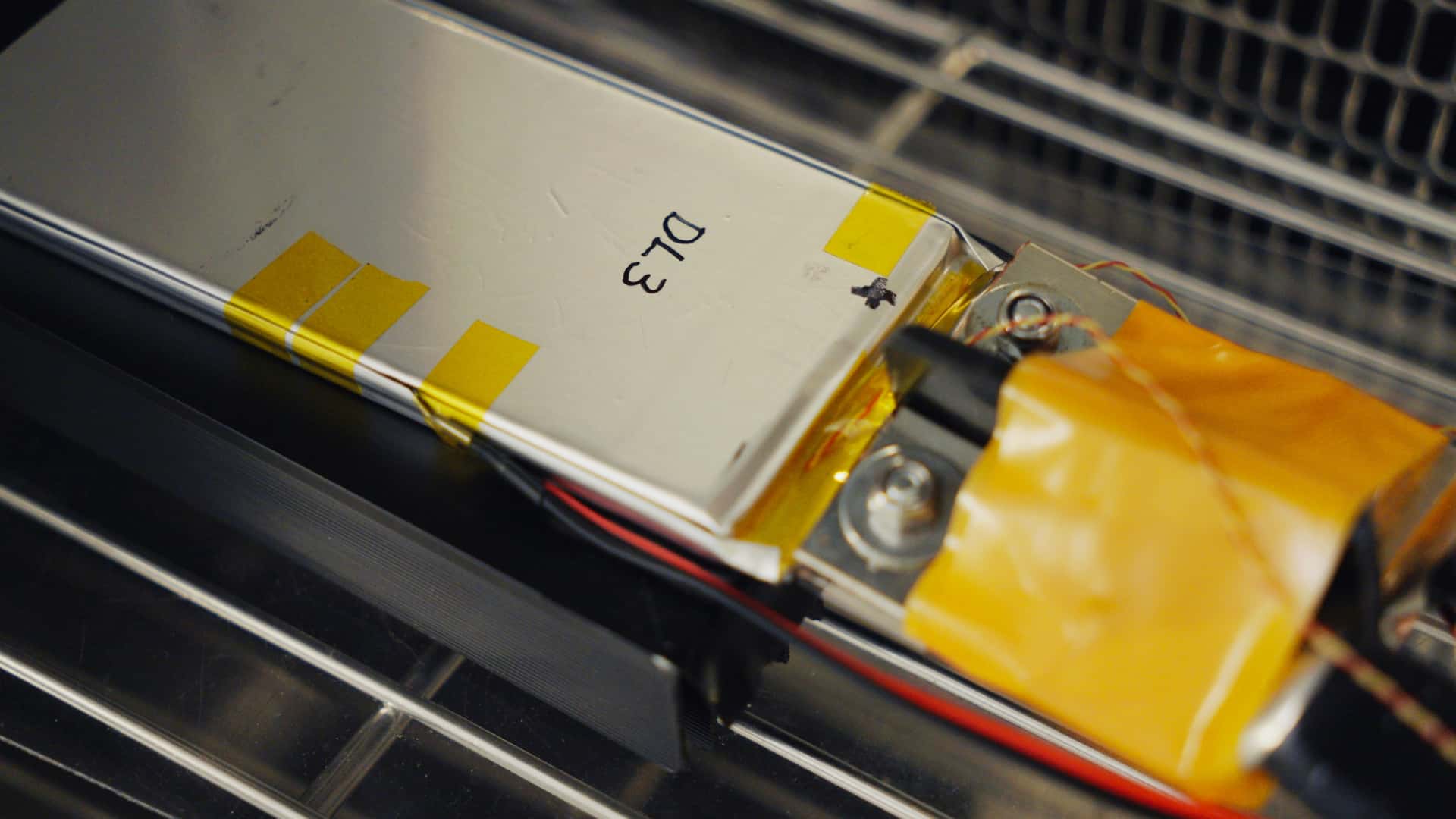 Donut Lab's Solid-State Battery Test Reveals Limited Insights, Experts Say 1 donut lab solid state battery cell